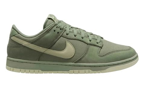 dunk low oil green